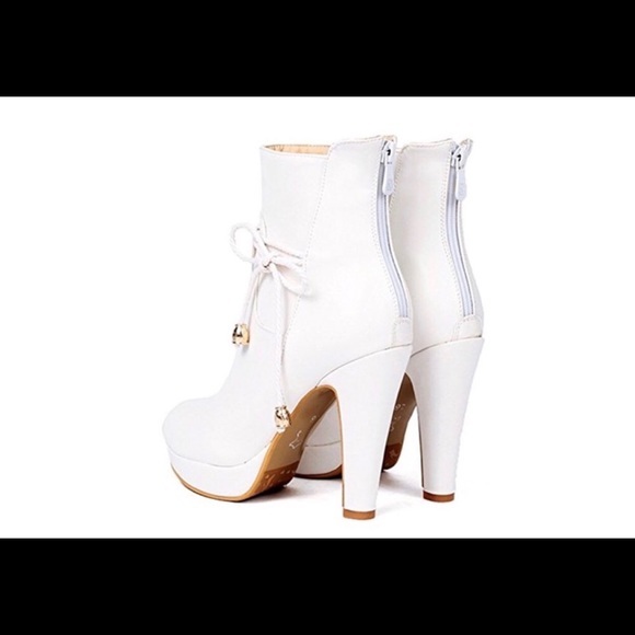 HOST PICK ๐Super cute.White booties๐ - Picture 4 of 7